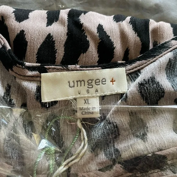 Cute loose fitting tunic dress. - Picture 3 of 6